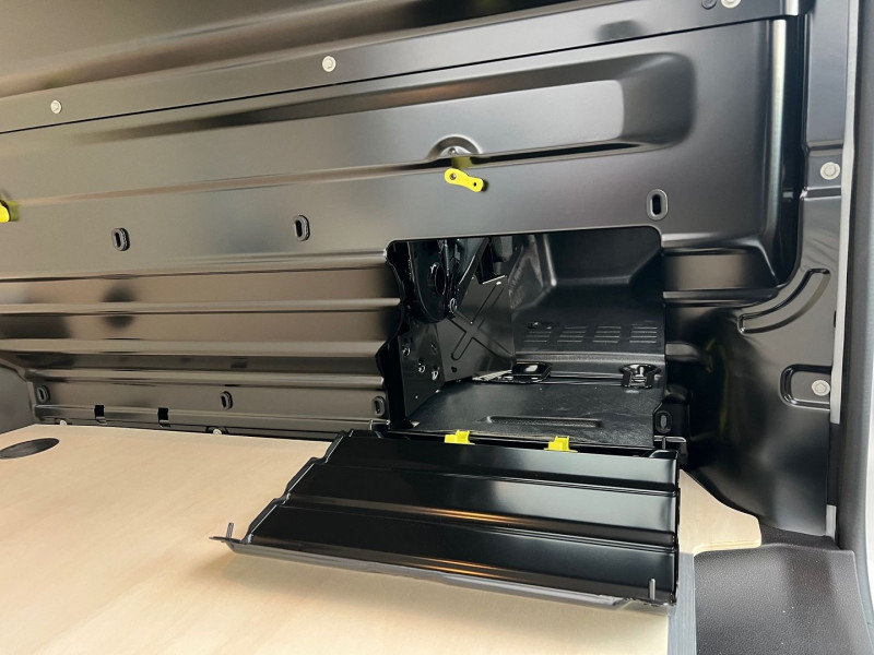 Photo 7 de l'offre de PEUGEOT EXPERT FG M 120CH PACK PREMIUM CONNECT + OPTIONS à 27540€ chez Bretagne Utilitaires