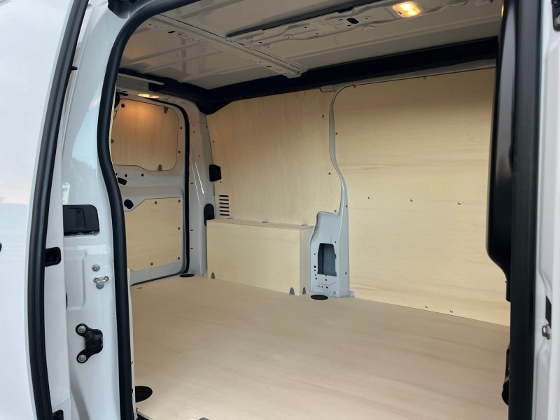 Photo 4 de l'offre de PEUGEOT EXPERT FG M 120CH PACK PREMIUM CONNECT + OPTIONS à 27540€ chez Bretagne Utilitaires