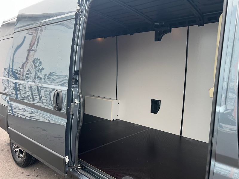 Photo 6 de l'offre de FIAT DUCATO FG L4H2 - XLH2 3.5 MAXI 180CH S&S PACK PREMIUM CONNECT BVA8 à 45540€ chez Bretagne Utilitaires