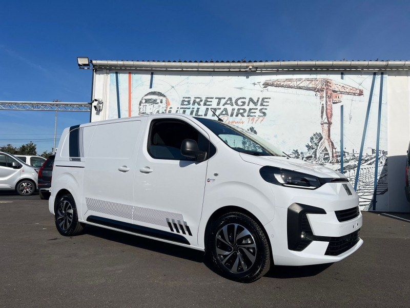 Photo 1 de l'offre de FIAT SCUDO FG M 2.2 DIESEL 180CH S&S S-DESIGN EAT8 + ATTELAGE à 35940€ chez Bretagne Utilitaires