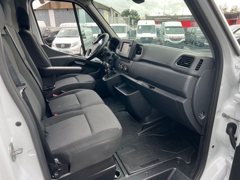Photo 5 de l'offre de RENAULT MASTER ATELIER F3500 L1H2 2.3 BLUE DCI 135CH GRAND CONFORT + OPTIONS à 19140€ chez Bretagne Utilitaires