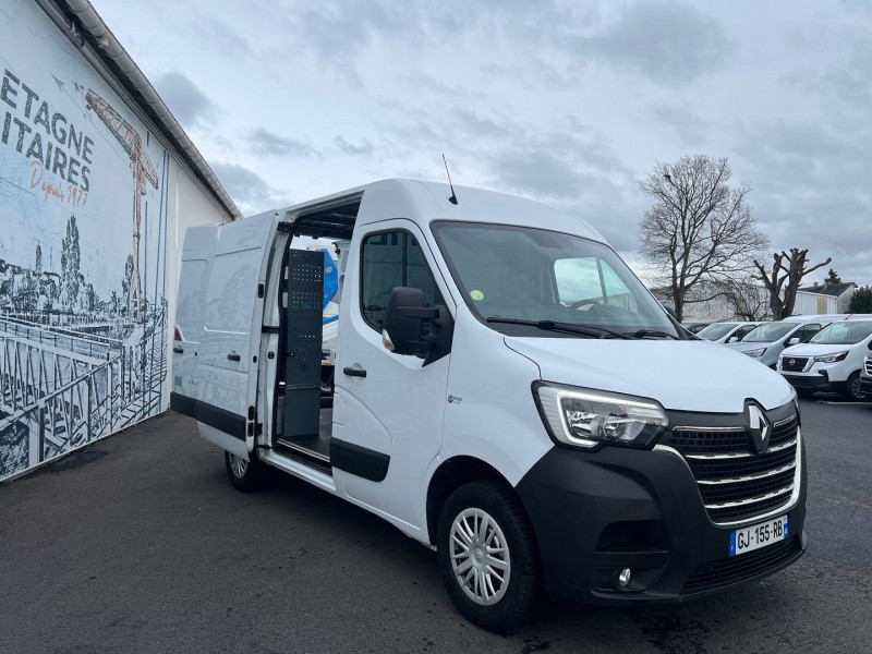 Photo 6 de l'offre de RENAULT MASTER ATELIER F3500 L1H2 2.3 BLUE DCI 135CH GRAND CONFORT + OPTIONS à 19140€ chez Bretagne Utilitaires