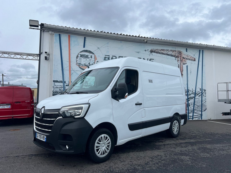 Photo 2 de l'offre de RENAULT MASTER ATELIER F3500 L1H2 2.3 BLUE DCI 135CH GRAND CONFORT + OPTIONS à 19140€ chez Bretagne Utilitaires