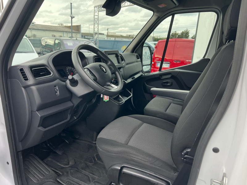 Photo 4 de l'offre de RENAULT MASTER ATELIER F3500 L1H2 2.3 BLUE DCI 135CH GRAND CONFORT + OPTIONS à 19140€ chez Bretagne Utilitaires