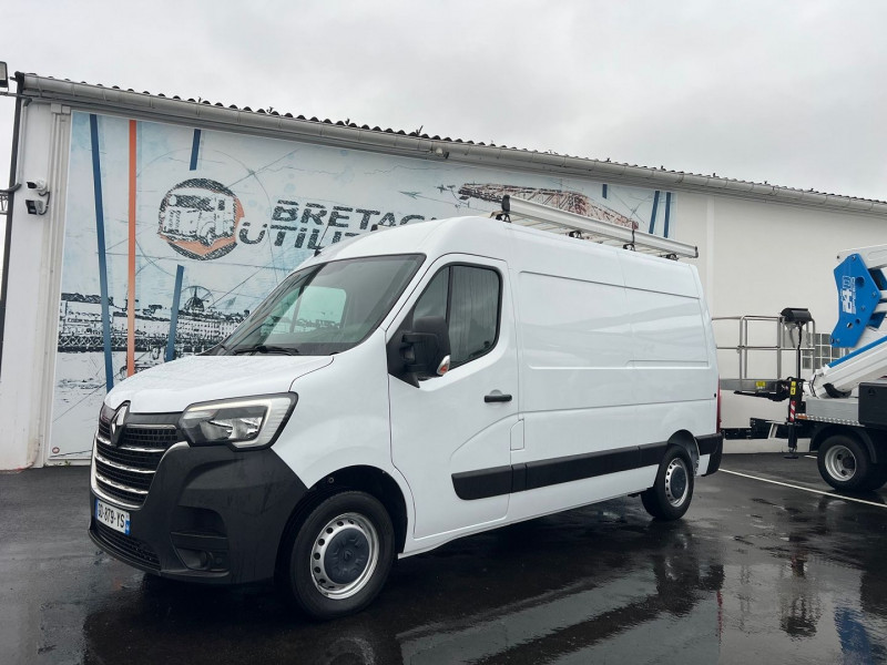 Photo 9 de l'offre de RENAULT MASTER F3300 L2H2 2.3 BLUE DCI 135CH GRAND CONFORT + GALERIE + ATTELAGE à 22740€ chez Bretagne Utilitaires