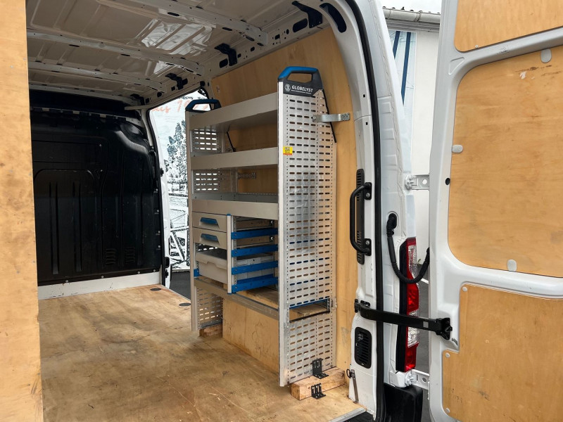 Photo 8 de l'offre de RENAULT MASTER F3300 L2H2 2.3 BLUE DCI 135CH GRAND CONFORT + GALERIE + ATTELAGE à 22740€ chez Bretagne Utilitaires