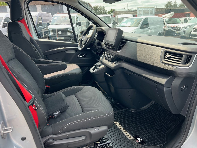 Photo 4 de l'offre de RENAULT TRAFIC 5 PLACES BVA9 170 CV L2H1 EXCLUSIVE + OPTIONS à 46740€ chez Bretagne Utilitaires