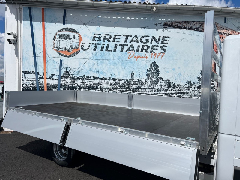 Photo 3 de l'offre de NISSAN INTERSTAR CCB PLATEAU JPM L4 PROPULSION RJ 3T5 2.3 DCI 165CH S/S ACENTA à 43140€ chez Bretagne Utilitaires