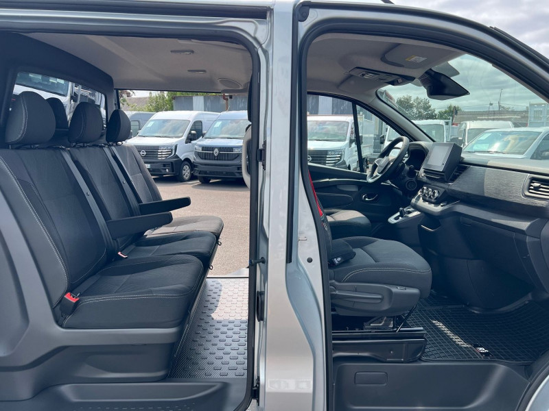 Photo 5 de l'offre de RENAULT TRAFIC 5 PLACES BVA9 170 CV L2H1 EXCLUSIVE + OPTIONS à 46740€ chez Bretagne Utilitaires