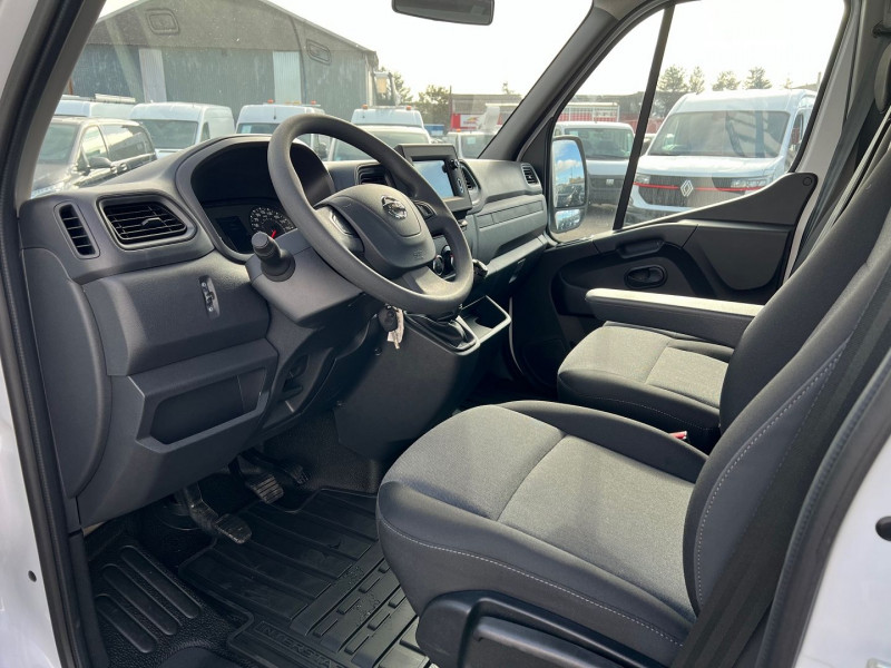 Photo 5 de l'offre de NISSAN INTERSTAR PLATEAU ALU 4M50X2M20 JPM L4 PROPULSION RJ 3T5 2.3 DCI 165CH à 43140€ chez Bretagne Utilitaires