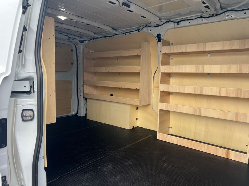 Photo 4 de l'offre de FORD TRANSIT CUSTOM FG 320 L2H1 2.0 ECOBLUE 136CH BVA LIMITED + OPTIONS à 37140€ chez Bretagne Utilitaires