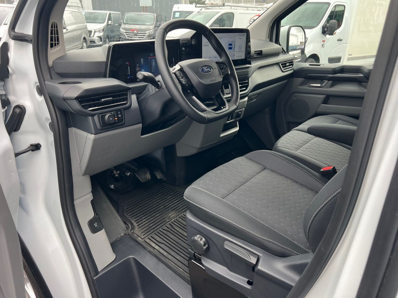 Photo 6 de l'offre de FORD TRANSIT CUSTOM FG 320 L2H1 2.0 ECOBLUE 136CH BVA LIMITED + OPTIONS à 37140€ chez Bretagne Utilitaires