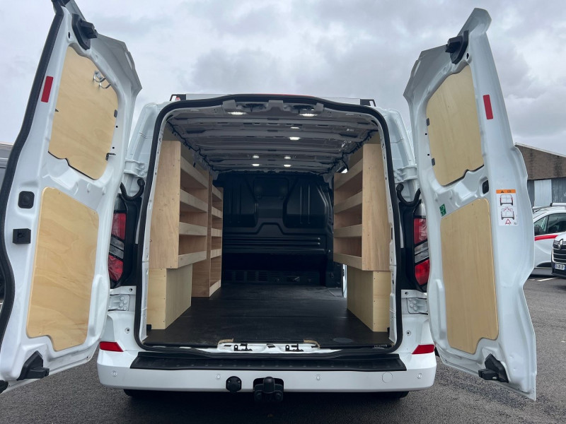 Photo 2 de l'offre de FORD TRANSIT CUSTOM FG 320 L2H1 2.0 ECOBLUE 136CH BVA LIMITED + OPTIONS à 37140€ chez Bretagne Utilitaires