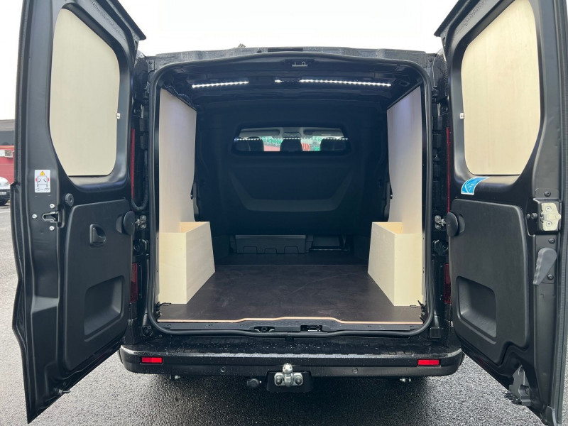 Photo 2 de l'offre de NISSAN PRIMASTAR FG NOIR L2H1 3T0 2.0 DCI 170CH BVA9 CAB APPRO 5 PLACES TEKNA à 42900€ chez Bretagne Utilitaires