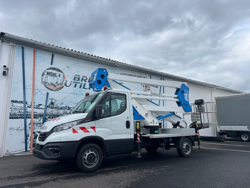 Iveco DAILY 35S14 NACELLE 24M SPEED ARTICULE PACK BUSINESS Diesel BLANC Occasion à vendre