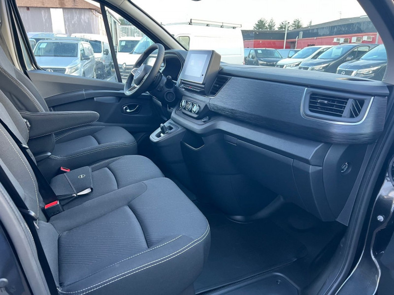Photo 5 de l'offre de NISSAN PRIMASTAR FG L1H1 2.0 DCI 170CH BVA9 TEKNA  + PACK CARGO + ATTELAGE à 39900€ chez Bretagne Utilitaires