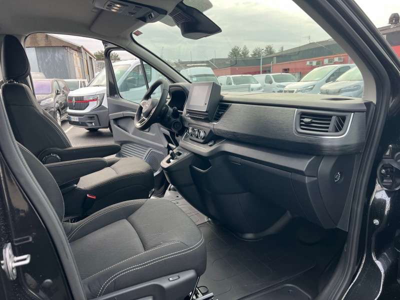 Photo 4 de l'offre de NISSAN PRIMASTAR FG NOIR L2H1 3T0 2.0 DCI 170CH BVA9 CAB APPRO 5 PLACES TEKNA à 42900€ chez Bretagne Utilitaires