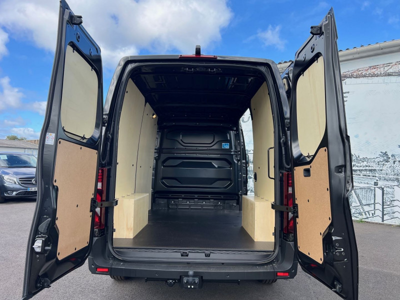 Photo 4 de l'offre de NISSAN INTERSTAR FG L2H2 3T5 2.0 DCI 170CH EUROVIE TEKNA BVA9 + OPTIONS à 42540€ chez Bretagne Utilitaires