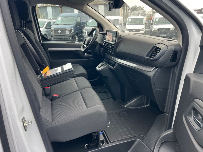 Photo 7 de l'offre de FIAT SCUDO FG NEUF: M DIESEL 180CH S&S S-DESIGN EAT8 + OPTIONS 1752 € à 36540€ chez Bretagne Utilitaires