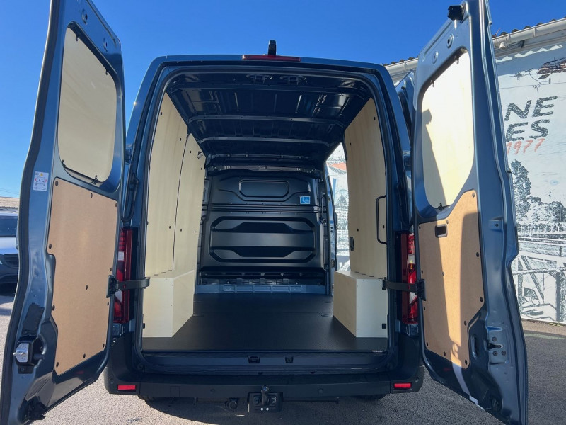 Photo 2 de l'offre de NISSAN INTERSTAR FG L2H2 3T5 2.0 DCI 170CH EUROVIE TEKNA BVA9 + OPTIONS 3600€ à 42540€ chez Bretagne Utilitaires