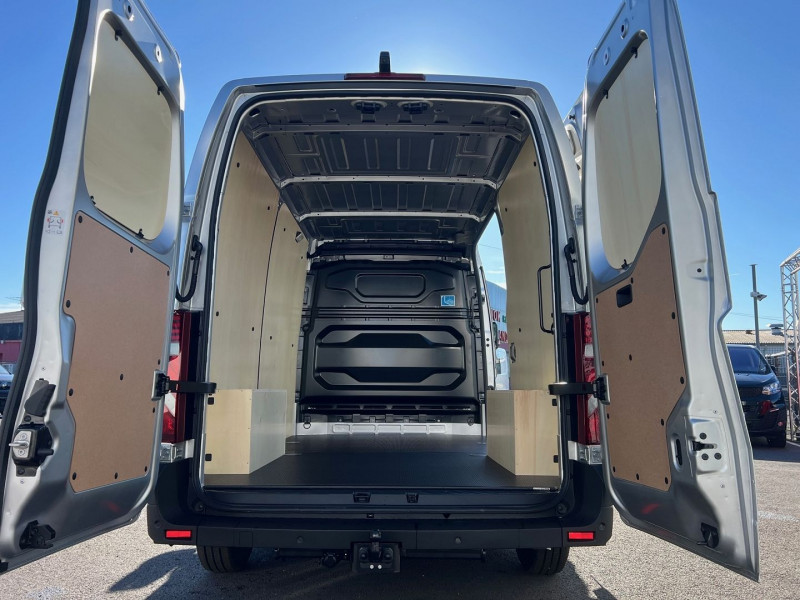 Photo 2 de l'offre de NISSAN INTERSTAR FG L2H2 3T5 2.0 DCI 170CH EUROVIE TEKNA BVA9 + OPTIONS 3600€ à 42540€ chez Bretagne Utilitaires