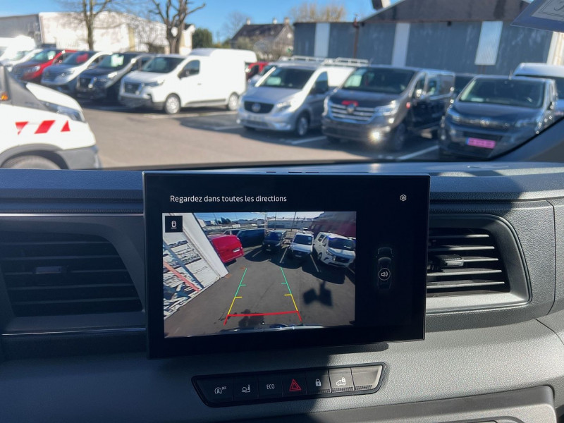 Photo 8 de l'offre de NISSAN INTERSTAR FG L2H2 3T5 2.0 DCI 170CH EUROVIE TEKNA BVA9 + OPTIONS 3600€ à 42540€ chez Bretagne Utilitaires