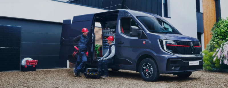Photo 1 de l'offre de RENAULT MASTER IV FG F3500 L2H2 BVA9 170CH EXCLUSIVE RED EDITION + OPTIONS à 49140€ chez Bretagne Utilitaires