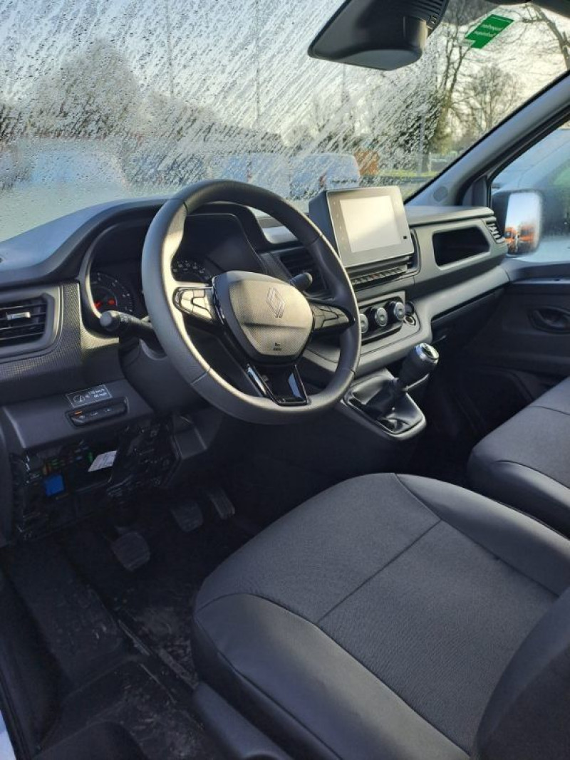 Photo 4 de l'offre de RENAULT TRAFIC III FG L1H1 2T8 2.0 BLUE DCI 110CH ADVANCE à 29880€ chez Bretagne Utilitaires