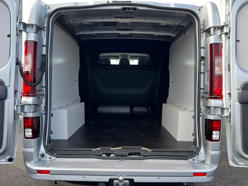 Photo 3 de l'offre de RENAULT TRAFIC HIGHLAND 5 PLACES BVA9 170 CV L2H1 EXCLUSIVE + OPTIONS à 46740€ chez Bretagne Utilitaires