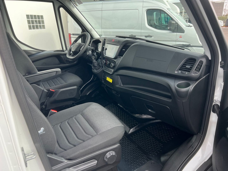 Photo 7 de l'offre de IVECO DAILY 35S14 NACELLE 24M SPEED ARTICULE PACK BUSINESS à 106740€ chez Bretagne Utilitaires