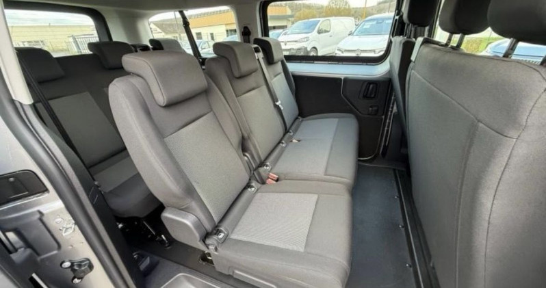 Photo 4 de l'offre de CITROEN JUMPY COMBI 9PL XL 2.2 DIESEL 180CH EAT8 + OPTIONS à 39990€ chez Bretagne Utilitaires
