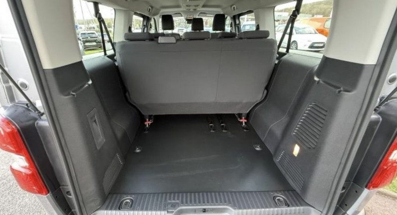 Photo 5 de l'offre de CITROEN JUMPY COMBI 9PL XL 2.2 DIESEL 180CH EAT8 + OPTIONS à 39990€ chez Bretagne Utilitaires