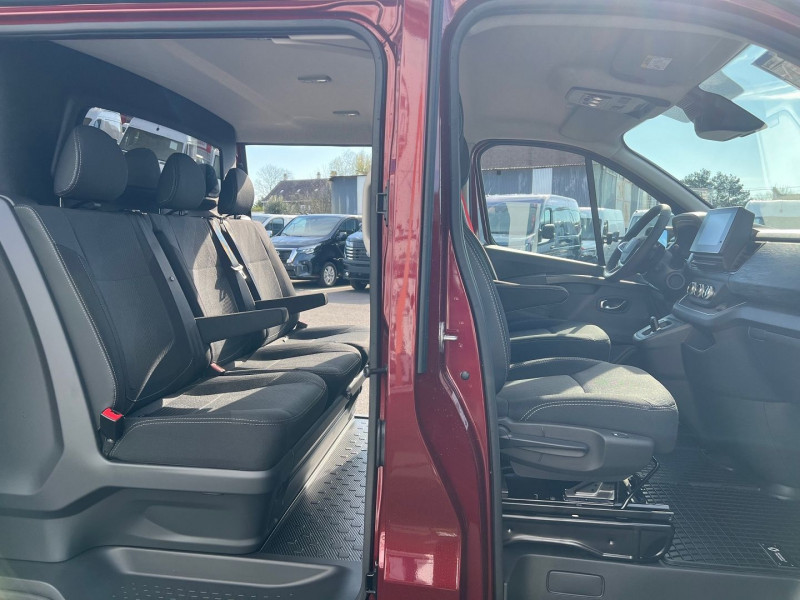 Photo 5 de l'offre de RENAULT TRAFIC III FG NEUF: CARMIN 5 PLACES BVA9 170 CV L2H1 EXCLUSIVE + OPTIONS à 46740€ chez Bretagne Utilitaires