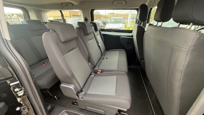 Photo 3 de l'offre de CITROEN JUMPY COMBI 9PL XL 2.2 DIESEL 180CH EAT8 + OPTIONS à 39990€ chez Bretagne Utilitaires