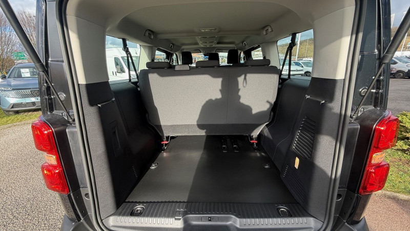 Photo 4 de l'offre de CITROEN JUMPY COMBI 9PL XL 2.2 DIESEL 180CH EAT8 + OPTIONS à 39990€ chez Bretagne Utilitaires