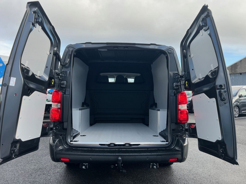 Photo 4 de l'offre de FIAT SCUDO FG XL 2.0 BLUEHDI 180CH EAT8 CAB APPRO 6PL PACK PREMIUM CONNECT OPTIONS 4240 € à 40740€ chez Bretagne Utilitaires