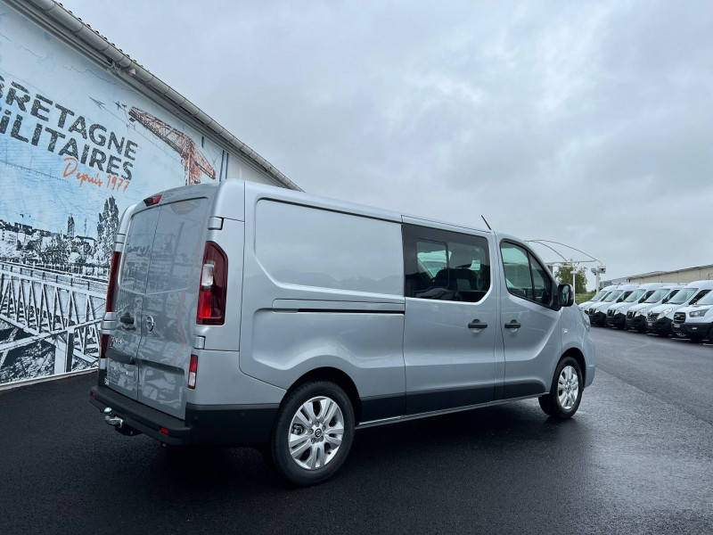 Photo 2 de l'offre de NISSAN PRIMASTAR FG GRIS L2H1 3T0 2.0 DCI 170CH CABINE APPROFONDIE 5 PLACES TEKNA BVA9 EURO6EB à 42780€ chez Bretagne Utilitaires