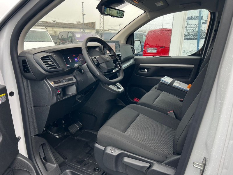 Photo 4 de l'offre de FIAT SCUDO FG NEUF: M DIESEL 180CH S&S S-DESIGN EAT8 + OPTIONS 1752 € à 36540€ chez Bretagne Utilitaires