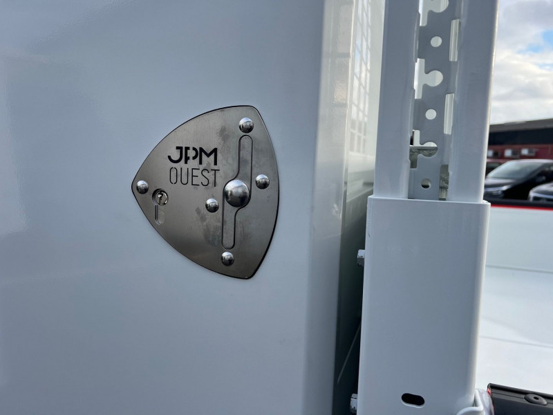 Photo 10 de l'offre de NISSAN INTERSTAR CCB BENNE 2 VANTAUX + COFFRE SECURISE JPM L3 3T5 170CH PROPULSION RJ N-CONNECTA à 53340€ chez Bretagne Utilitaires