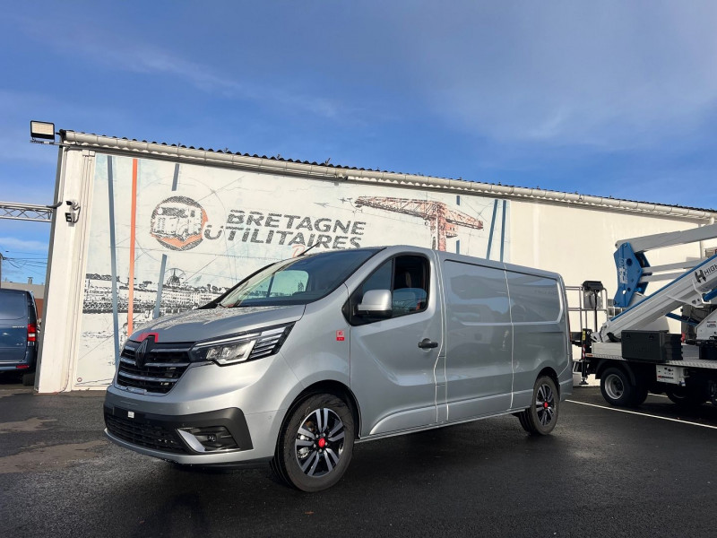 Renault TRAFIC III FG NEUF: GRIS HIGHLAND 3T L2H1 170 CV BVA9 EXCLUSIVE + OPTIONS 4050 € Diesel GRIS HIGHLAND Occasion à vendre