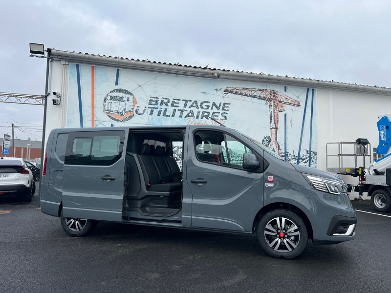 Renault TRAFIC III FG NEUF: GRIS URBAIN 5 PLACES BVA9 170 CV L2H1 EXCLUSIVE + OPTIONS 4450 € Diesel GRIS URBAIN Occasion à vendre