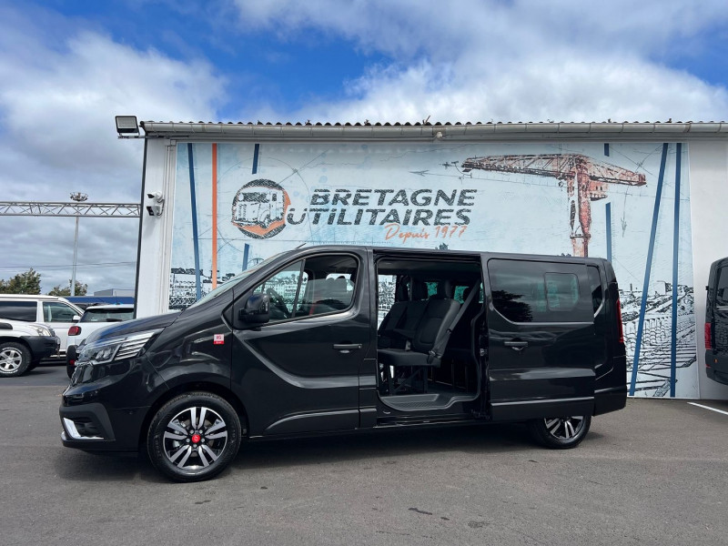 Photo 2 de l'offre de RENAULT TRAFIC III COMBI NEUF:  MINIBUS 9 PLACES L2H1 170CV BVA9 EXCLUSIVE + OPTIONS à 46740€ chez Bretagne Utilitaires
