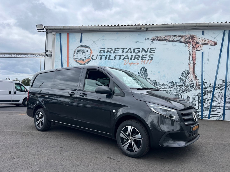 Photo 2 de l'offre de MERCEDES-BENZ VITO FG 4X4 119 CDI MIXTO LONG 9G-TRONIC + OPTIONS à 71940€ chez Bretagne Utilitaires