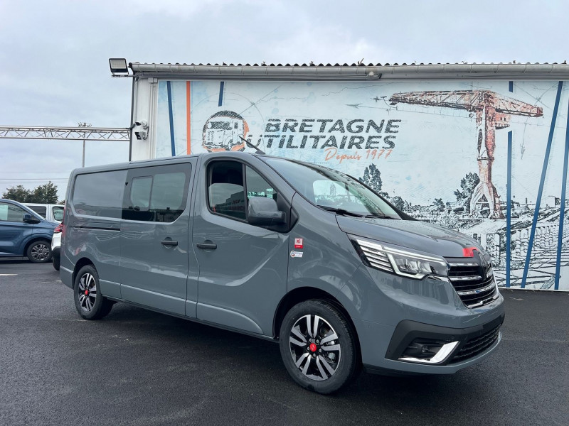 Renault TRAFIC III FG NEUF: GRIS URBAIN 5 PLACES BVA9 170 CV L2H1 EXCLUSIVE + OPTIONS 4450 € Diesel GRIS URBAIN Occasion à vendre