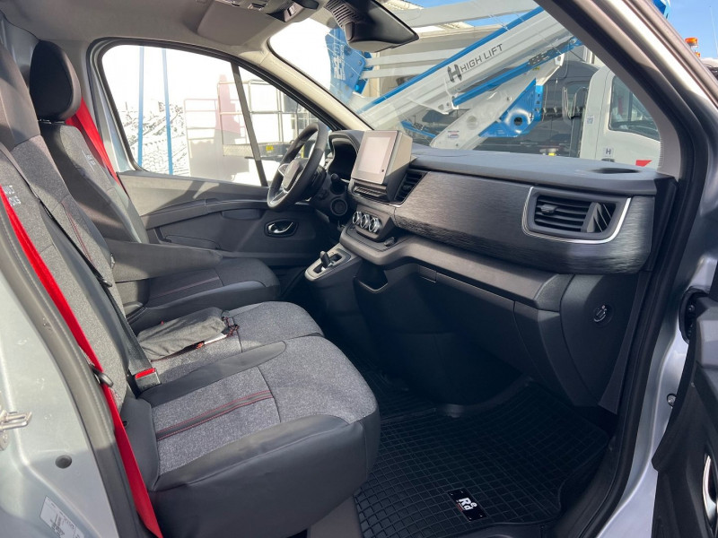 Photo 5 de l'offre de RENAULT TRAFIC III FG NEUF: GRIS HIGHLAND 3T L2H1 170 CV BVA9 EXCLUSIVE + OPTIONS 4050 € à 43140€ chez Bretagne Utilitaires