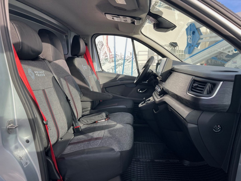 Photo 7 de l'offre de RENAULT TRAFIC III FG NEUF: GRIS HIGHLAND 3T L2H1 170 CV BVA9 EXCLUSIVE + OPTIONS 4050 € à 43140€ chez Bretagne Utilitaires