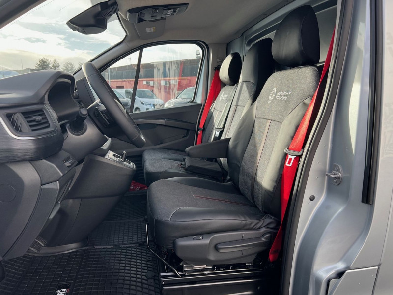 Photo 4 de l'offre de RENAULT TRAFIC III FG NEUF: GRIS HIGHLAND 3T L2H1 170 CV BVA9 EXCLUSIVE + OPTIONS 4050 € à 43140€ chez Bretagne Utilitaires