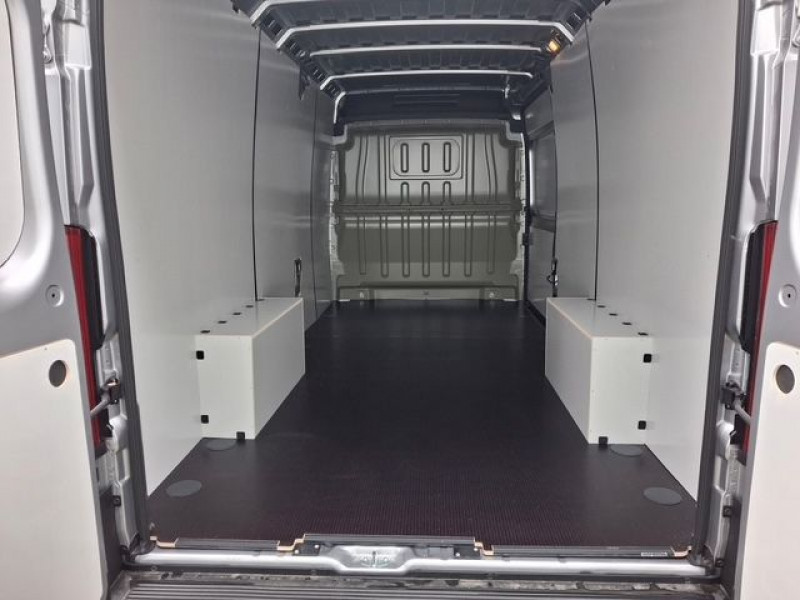 Photo 3 de l'offre de FIAT DUCATO FG NEUF: XLH2 - L4H2 3.5 MAXI 180CH BVA8 S&S PACK PREMIUM CONNECT FULL OPTIONS à 45540€ chez Bretagne Utilitaires