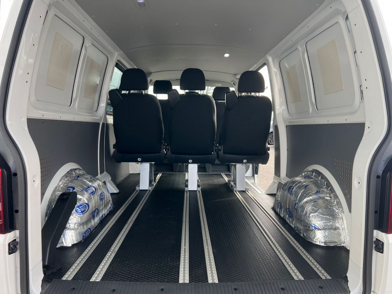 Photo 3 de l'offre de VOLKSWAGEN TRANSPORTER FG T6.1 VAN CAB APPRO L2H1 150 CV DSG7 BUSINESS à 59940€ chez Bretagne Utilitaires