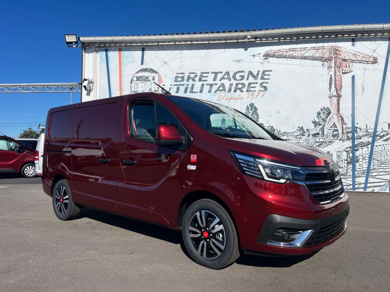 Photo 8 de l'offre de RENAULT TRAFIC III FG NEUF: ROUGE CARMIN L1H1 3T 2.0 BLUE DCI 170CH BVA9 EXCLUSIVE + OPTIONS 4050 € à 41940€ chez Bretagne Utilitaires